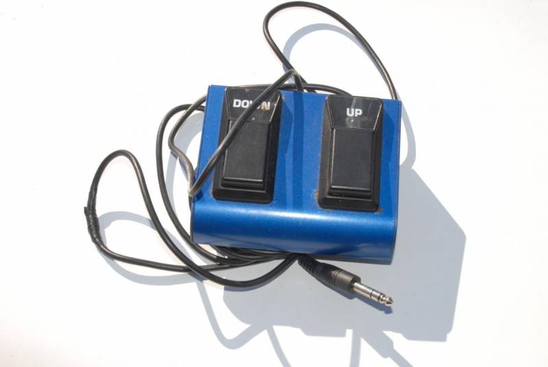 ox_v-amp-3-behringer-multiefekt-gitarowy-usb-mp3