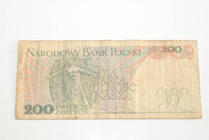 ox_stary-banknot-200-zlotych-dabrowski-1988-antyk