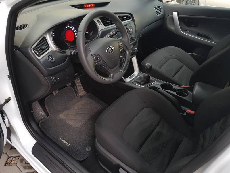ox_kia-ceed-ii-kombi-14-benz-lpg