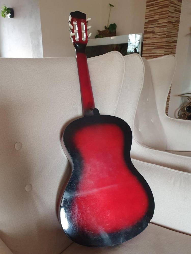 ox_sprzedam-gitare-klasyczna-dla-poczatkujacych