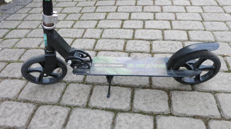ox_hulajnoga-nils-extreme-hl-200-czarna