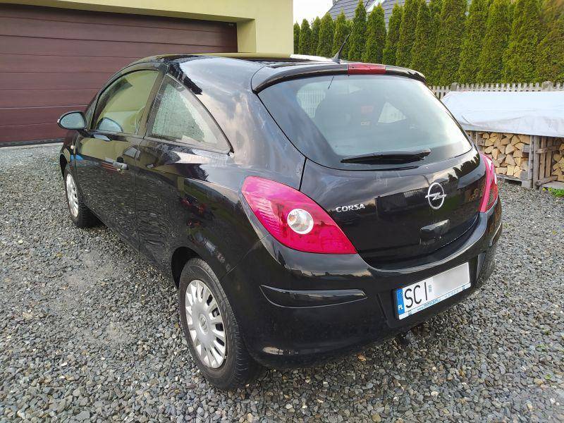 ox_sprzedam-opel-corsa-d-2010-r-111-tys-km-12-benzyna-3-drzwiowy