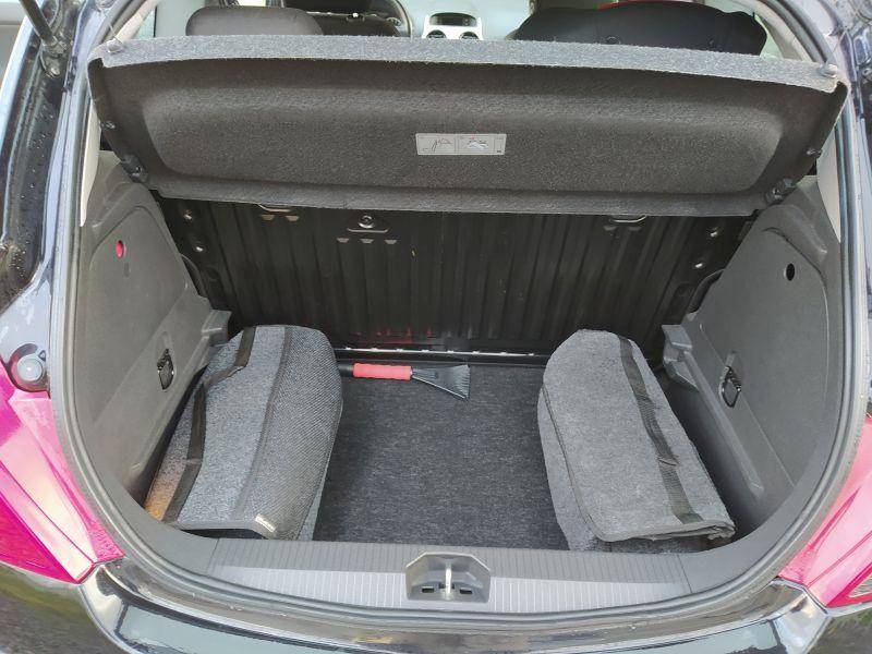 ox_sprzedam-opel-corsa-d-2010-r-111-tys-km-12-benzyna-3-drzwiowy