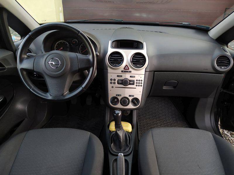 ox_sprzedam-opel-corsa-d-2010-r-111-tys-km-12-benzyna-3-drzwiowy