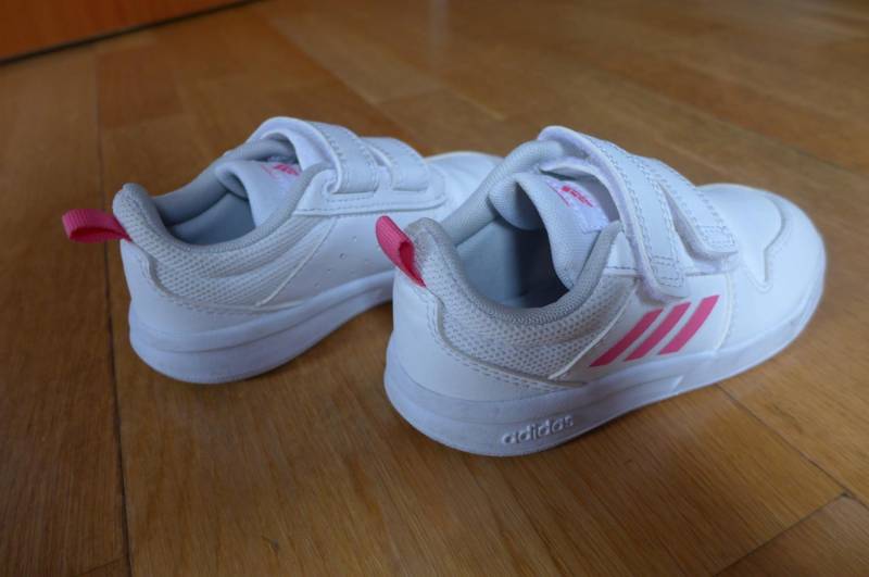ox_buty-dla-dziewczynki-adidas-roz-26
