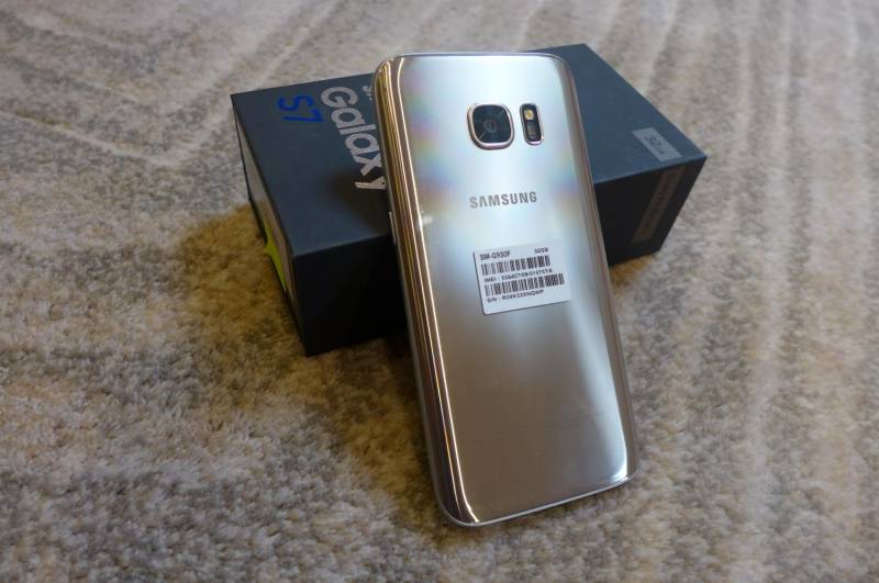 ox_telefon-samsung-galaxy-s7-gold-platinum