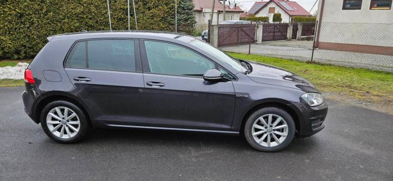 ox_volkswagen-golf-12-tsi-bluemotion-technology-trendline