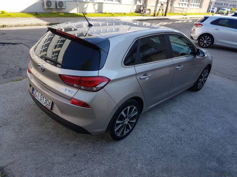 ox_hyundai-i30-2017r-105-km-16-crdi-diesel