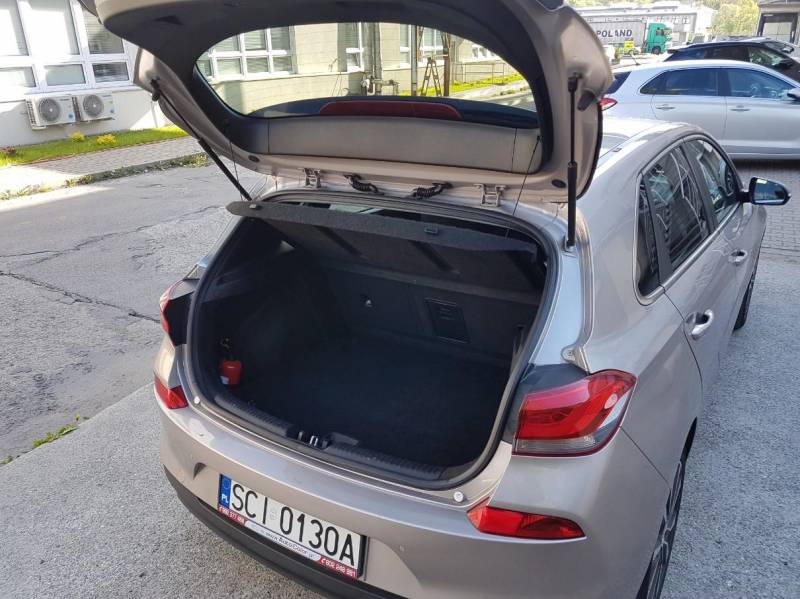 ox_hyundai-i30-2017r-105-km-16-crdi-diesel