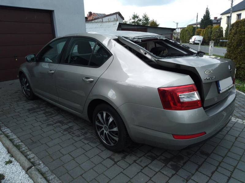ox_skoda-octavia-iii-14-tsi-serwisowana-krajowa-2013-uszkodzona