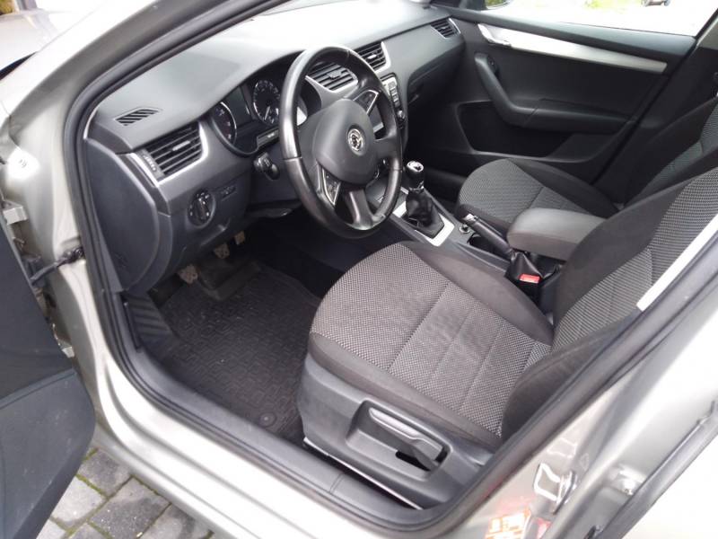 ox_skoda-octavia-iii-14-tsi-serwisowana-krajowa-2013-uszkodzona