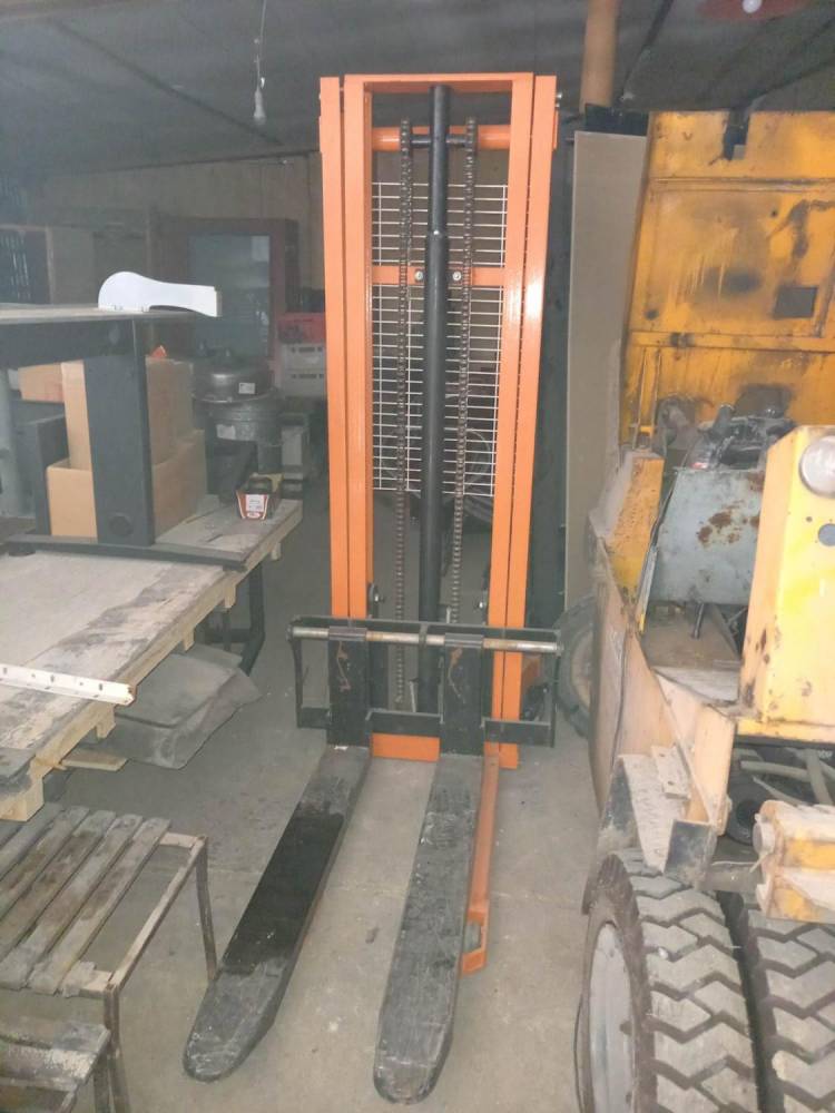ox_wozek-masztowy-reczny-syc-1030-ms-z-regulowane-widly-1000kg