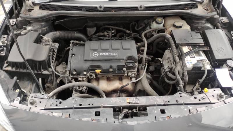 ox_opel-astra-j-2013-r-benzynka