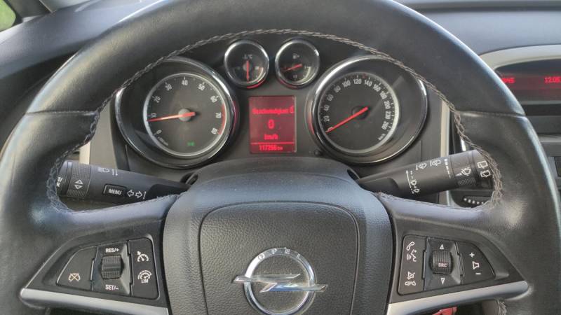 ox_opel-astra-j-2013-r-benzynka