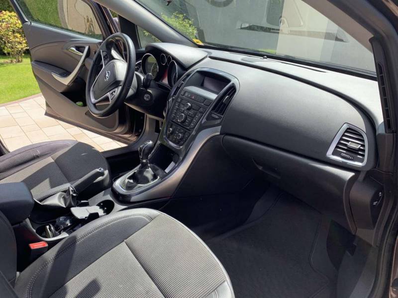 ox_opel-astra-14-turbo-benzynagaz-rok-2014