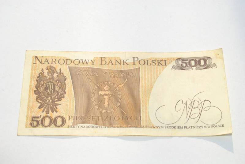 ox_stary-banknot-500-zlotych-kosciuszko-1982-antyk