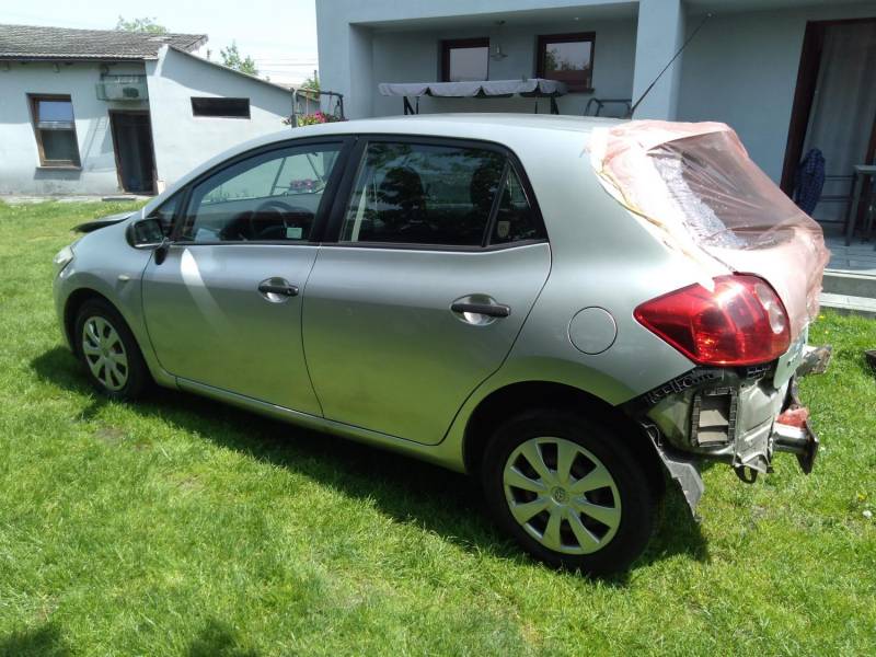 ox_toyota-auris-2009r-krajowa-133vvti-klimatyzacja