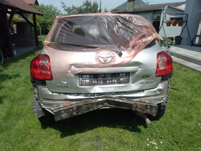 ox_toyota-auris-2009r-krajowa-133vvti-klimatyzacja