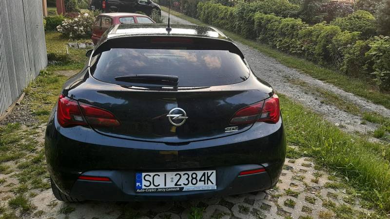 ox_opel-astra-j-gtc