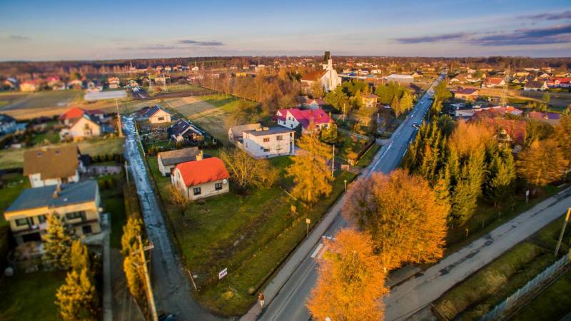 ox_dom-oraz-budynki-gospodarcze-bakow-latwa-komunikacja