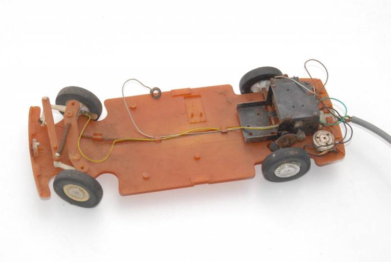 ox_stara-zabawka-samochod-piko-fiat-124-cupe-na-kabel