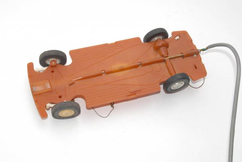ox_stara-zabawka-samochod-piko-fiat-124-cupe-na-kabel