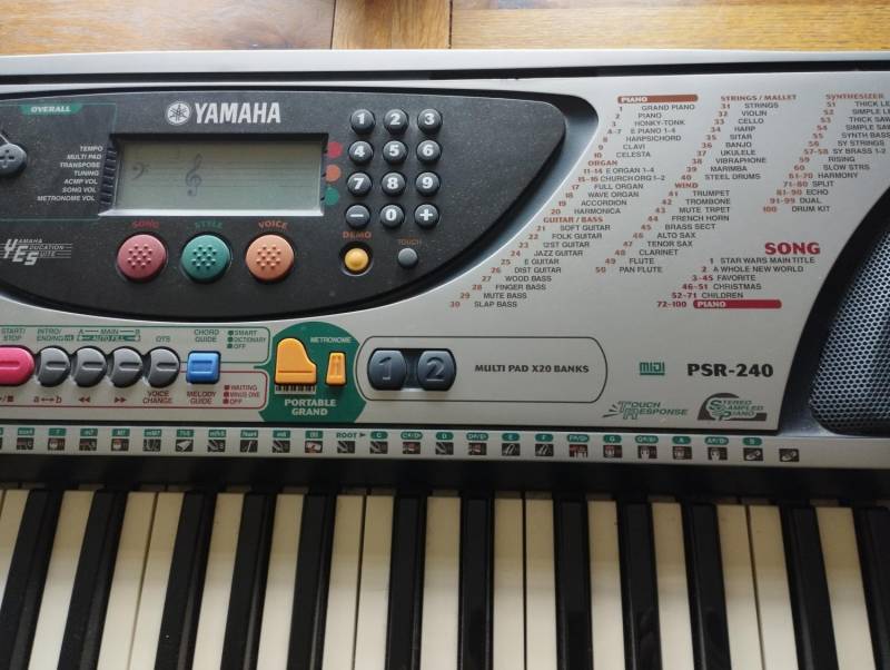 ox_keyboard-pianino-yamaha-psr-240-z-zasilaczem-okazja