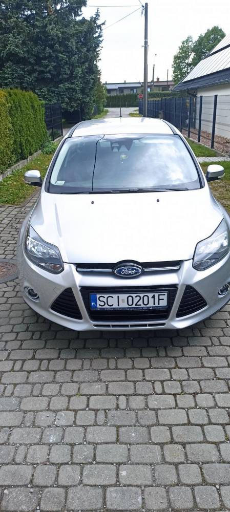 ox_ford-focus-10-kombi-2014-benzyna-125hp-160-000km