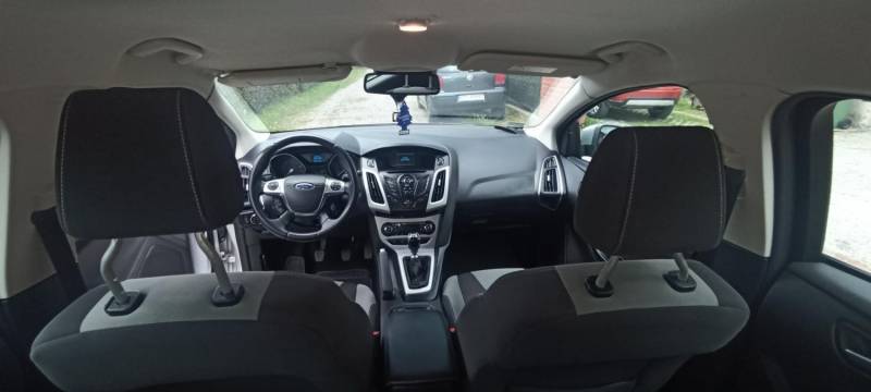 ox_ford-focus-10-kombi-2014-benzyna-125hp-160-000km