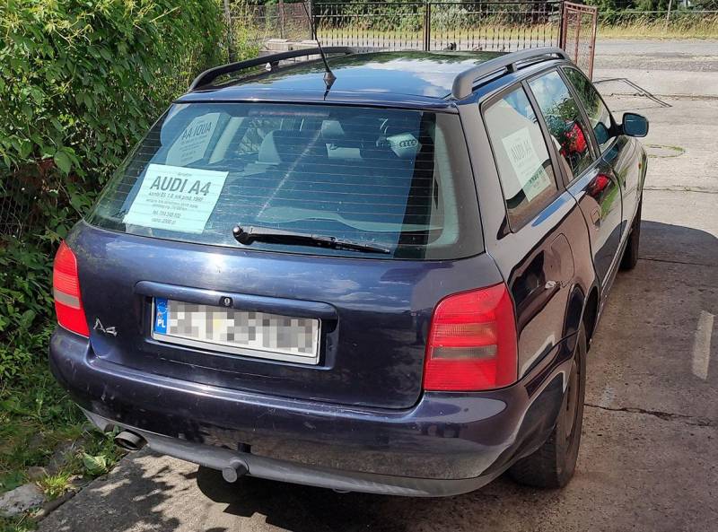 ox_audi-a4-b5-18-benzyna-kombi-klimatronic-elszyby-hak