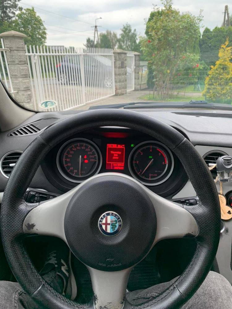 ox_alfa-romeo-159-19jtdm-distinctive