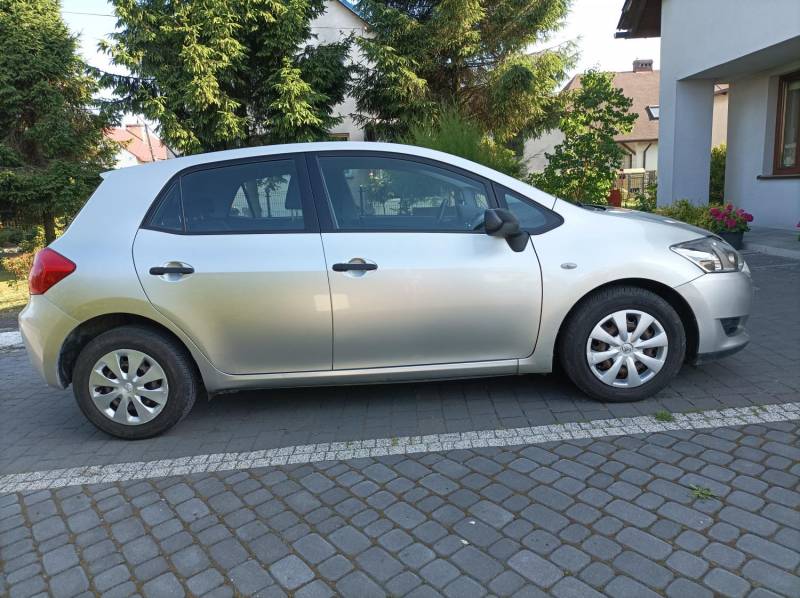 ox_toyota-auris-2009-13-benzyna-klimatyzacja-krajowa