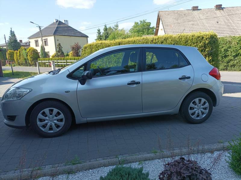 ox_toyota-auris-2009-13-benzyna-klimatyzacja-krajowa