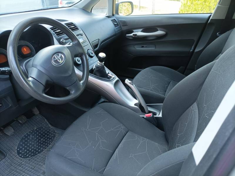 ox_toyota-auris-2009-13-benzyna-klimatyzacja-krajowa