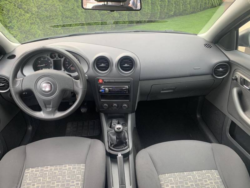 ox_seat-ibiza-12-benzyna-rok-2009-klimatyzacja-el-szyby-abs-radio