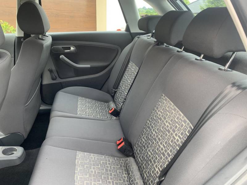 ox_seat-ibiza-12-benzyna-rok-2009-klimatyzacja-el-szyby-abs-radio