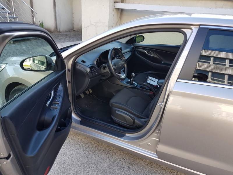 ox_hyundai-i30-2017r-105-km-16-crdi-diesel