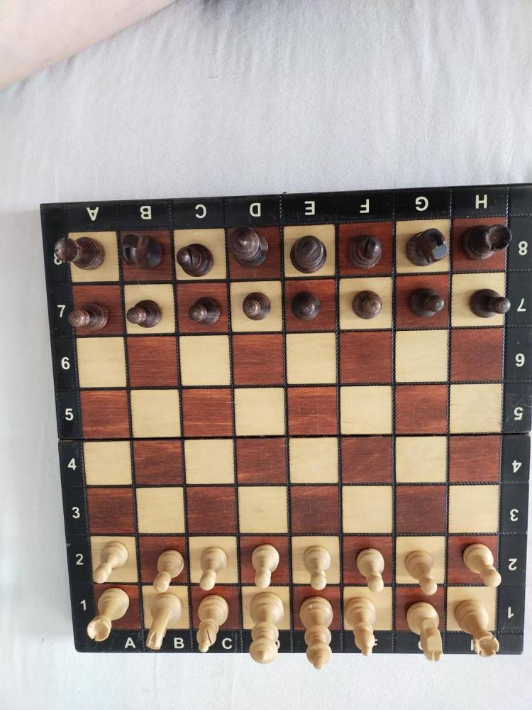 ox_szachy-drewniane-szachownica