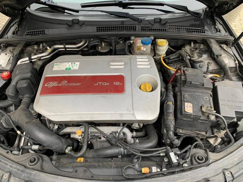 ox_alfa-romeo-159-19jtdm-distinctive