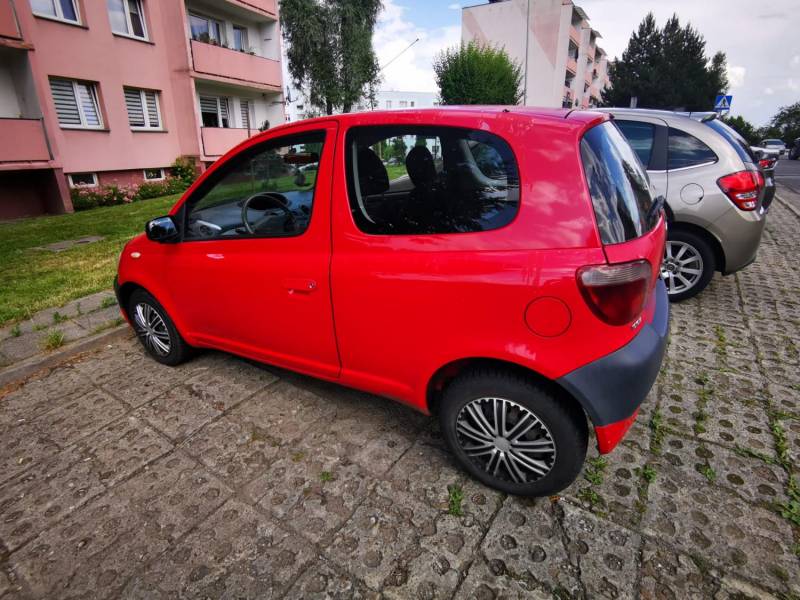 ox_ekonomiczna-toyota-yaris