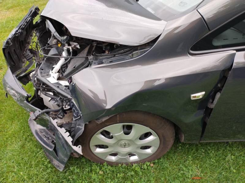 ox_opel-corsa-e-14-benzyna-2015r-40-tys-km-przebiegu-1wlasciciel