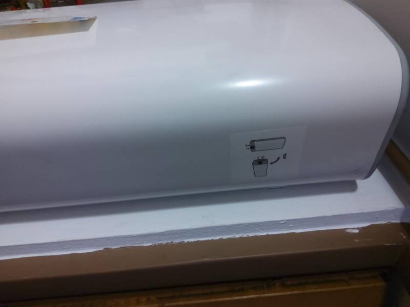 ox_sprzedam-2-letni-podgrzewacz-wody-ariston-velis-evo-80-litrow-1500w