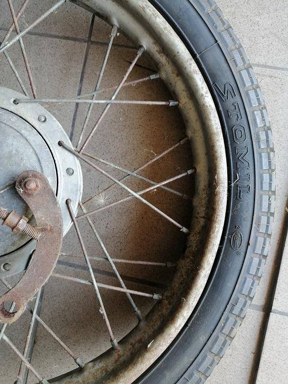 ox_kompletne-kolo-wraz-z-opona-wsk-125