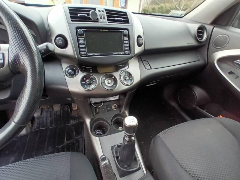 ox_sprzedam-toyota-rav4-4x4-rocznik-2009-przebieg-138tys