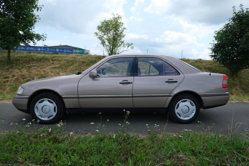ox_mercedes-w202-c-klasa-elegance-stan-kolekcjonerski