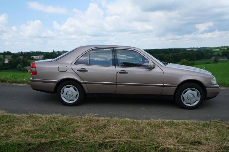 ox_mercedes-w202-c-klasa-elegance-stan-kolekcjonerski