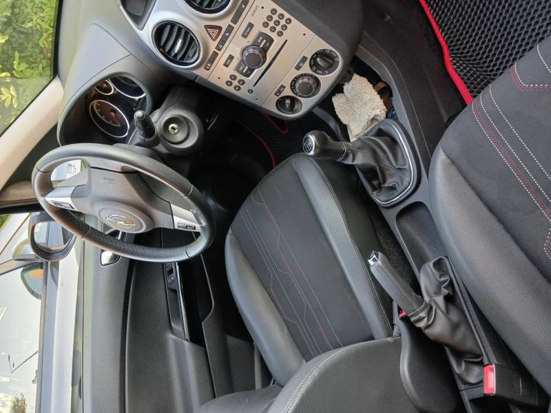 ox_sprzedam-opel-corsa-2012-benzyna