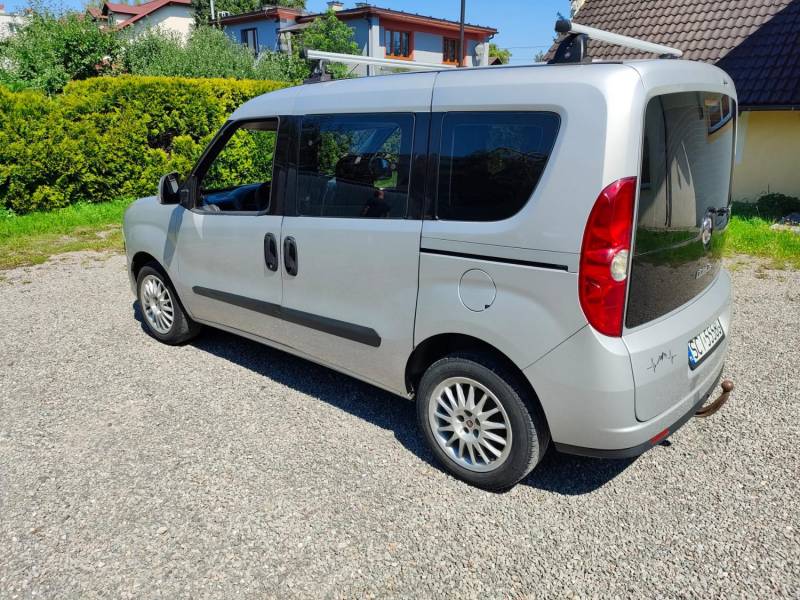 ox_fiat-doblo-2011-srebny-uzywany