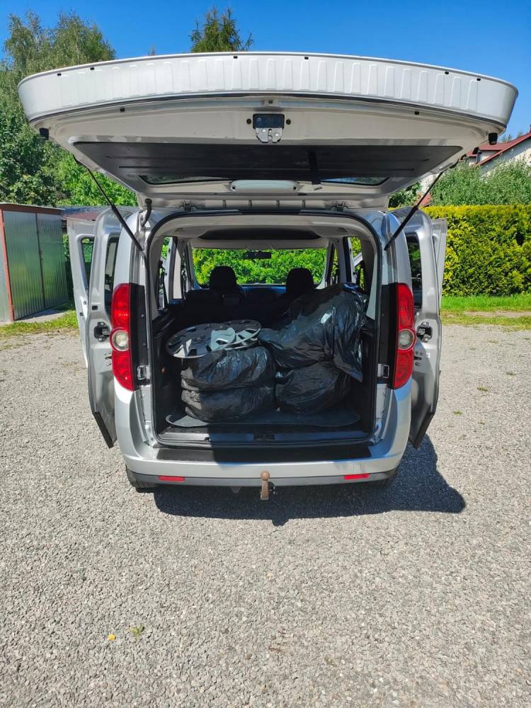 ox_fiat-doblo-2011-srebny-uzywany