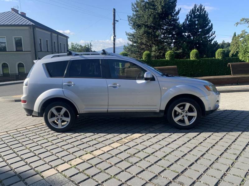 ox_mitsubishi-outlander-20-did-intense